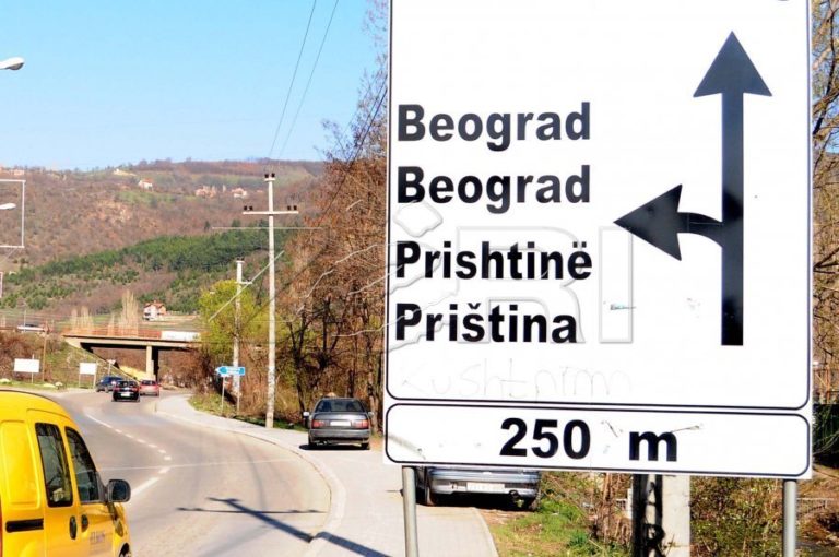 Beogradi nxit tensione parazgjedhore dhe kërcënon serbët e Kosovës