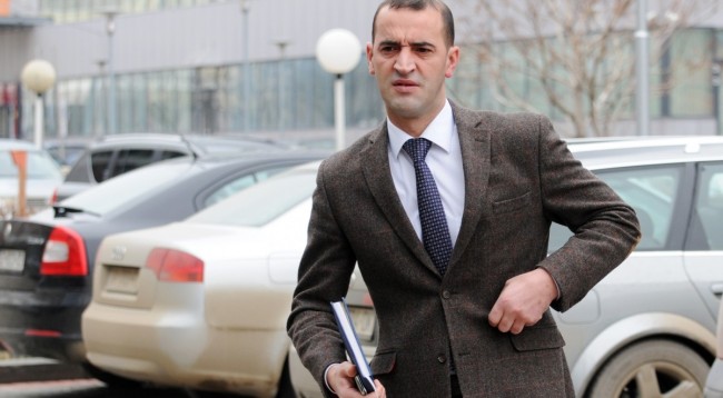 Daut Haradinaj në ditën e votimit të Gjykatës Speciale: Po ju kqyri në sy dhe po ju lus që mos ta votoni