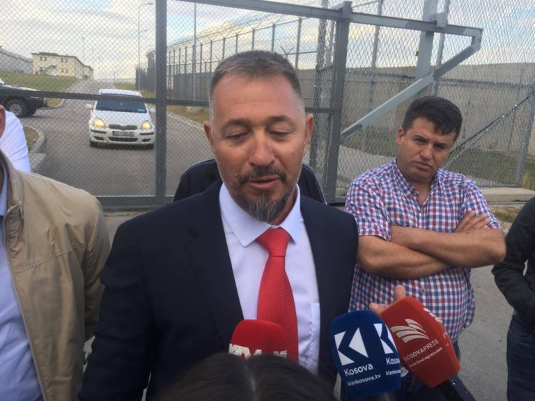 Lëshohet urdhër që për rastin e “Veteranëve” Lushtaku të sillet me detyrim në Gjykatë