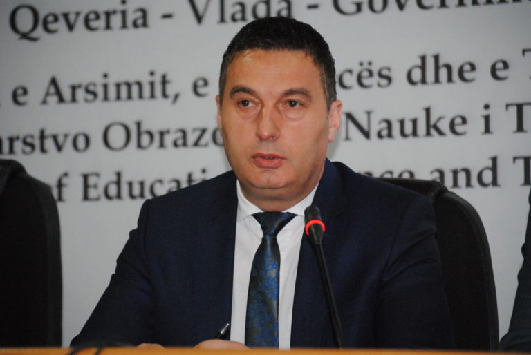 Ministri Bytyçi me gjuhë fyese ndaj rektorit të Ferizajt, e akuzon se ua kërkoi CV-të të emëruarve të tij
