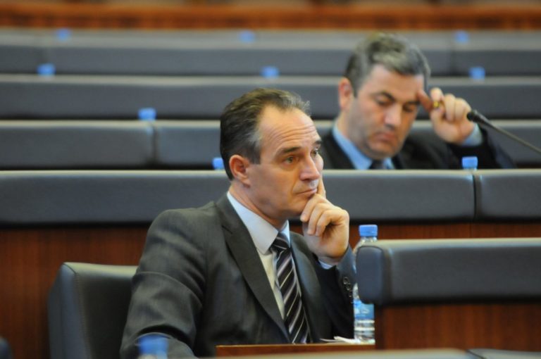 Ish-deputeti i PDK-së fillon punën e re si ambasador në Tiranë