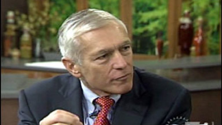 Wesley Clark, vendimin e Trumpit e quan një tragjedi, ne tradhëtuam aleatët tanë kurdë, të cilët humbën 10 mijë njerëz duke luftuar për ne