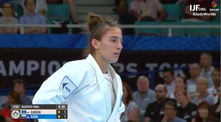 Nora Gjakova humbë në çerekfinale, por mbetet në garë për medaljen e bronztë