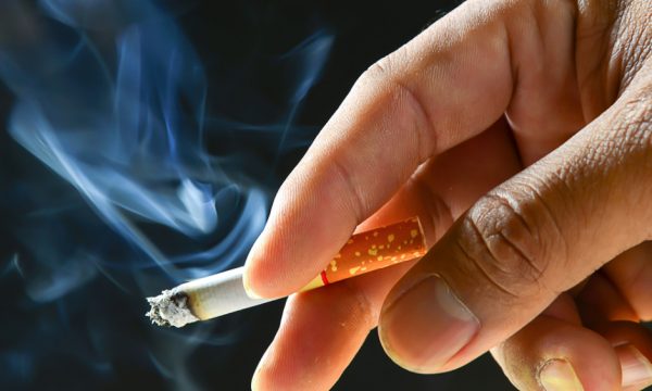 Pas 60 vjetësh në Zelandë të Re, vetëm të moshuarit do të mund të blejnë cigare