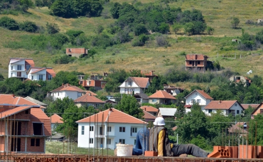 Serbia vazhdon të ndërtojë shtëpi në lagjet veriore