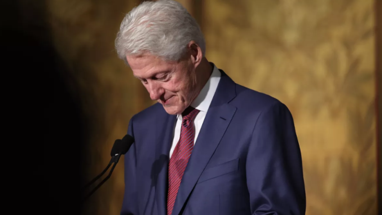 Ka lindur tre muaj pas vde kjes së babait: Lexoni 6 fakte të pazakonta për Bill Clinton