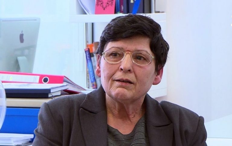 Nëna e Astrit Deharit tregon pse nuk u besuan institucioneve të Kosovës për hetime