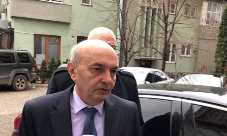 Përplasjet në LDK, Isa Mustafa shkon në zyrë të partisë