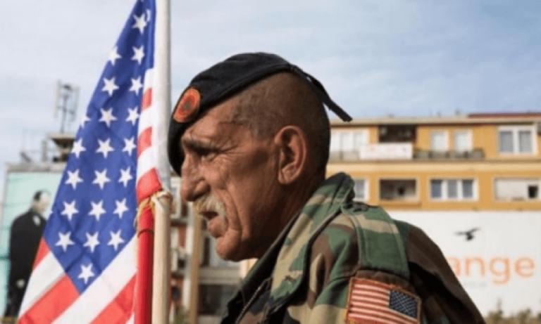 La Amerikën për Kosovën: Kush është veterani i UÇK’së që nuk mungon në asnjë përvjetor dëshmori