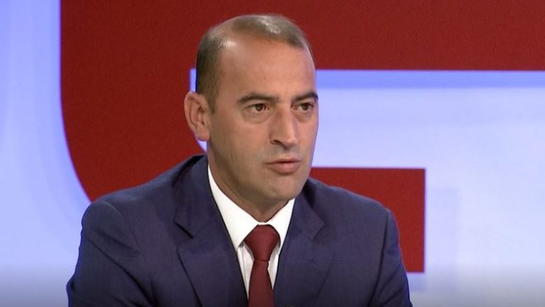Daut Haradinaj jep dorëheqje nga pozita e asamblistit në Prishtinë