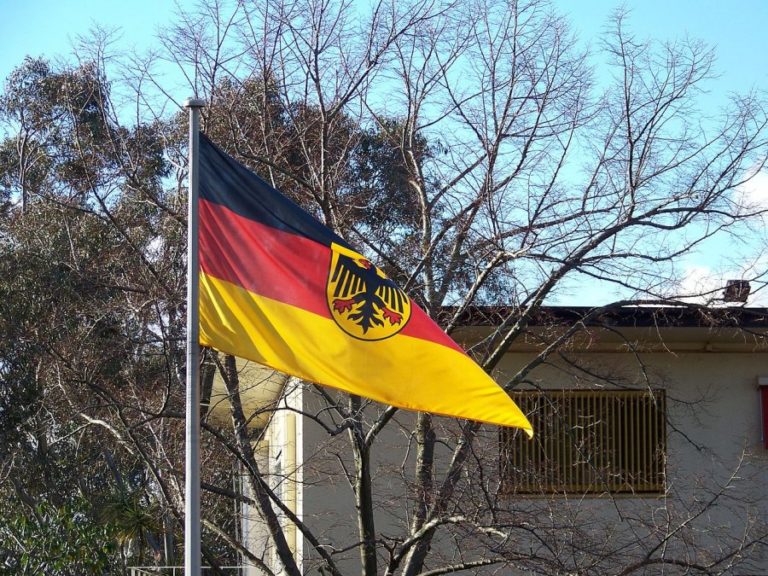 Ambasada e Gjermanisë tregon si të aplikoni për vizë pune prej 1 marsi