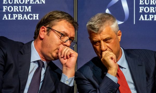 Politologu Haziri jep lajmin e keq: Kosovën dhe Qeverinë Hoti do ta udhëheq paraskena e Hashim Thaçit dhe Aleksandër Vuçiqit me kompani