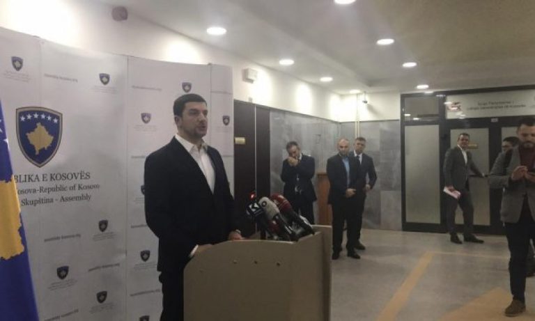 Memli Krasniqi: Folëm për qasjen e Vjosa Osmanit, shpresojmë ta ndryshojë sjelljen