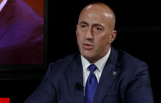 Haradinaj e godet Kurtin për shkarkimin e drejtorit të doganave dhe Mendim Rugovën