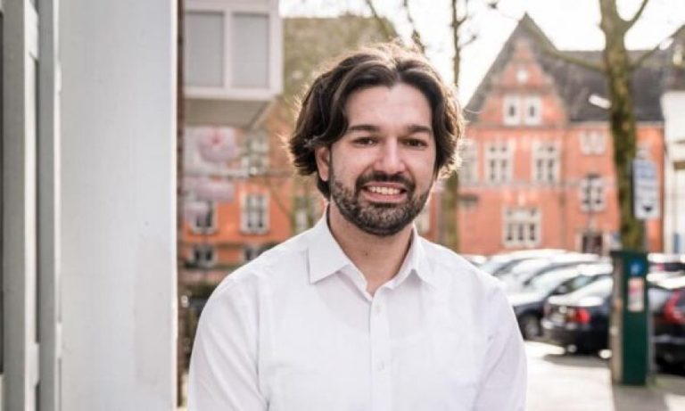 Kosovari nga Vitia zgjedhet deputet në parlamentin e Hamburgut