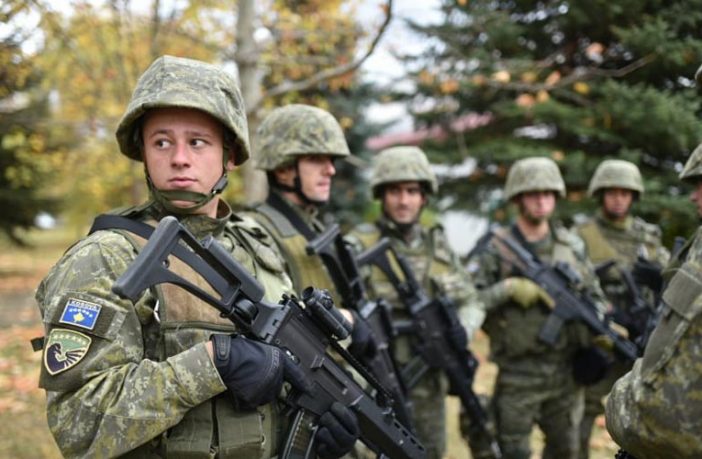 Ministria e Mbrojtjes hap konkurs për ushtarë aktivë në FSK