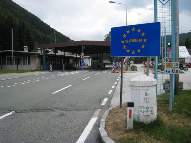 Sllovenia hap kufijt, por Serbisë i vendosë bllokadën!