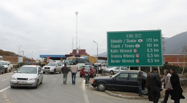 Hapet kufiri me Shqipërinë, pamje nga Vërmica