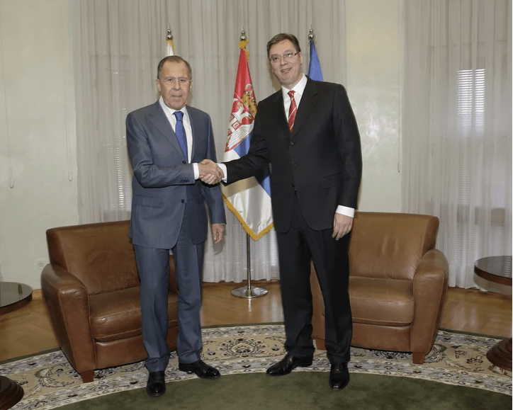 Para bisedimeve në Shtëpinë e Bardhë, Vuçiq takohet me Lavrov për të marrë “bekimin” e Rusisë