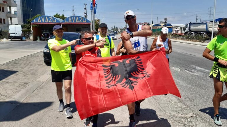 Fikret Shatri përmbyll me sukses maratonën historike: 257 kilometra nga Prishtina në Tiranë