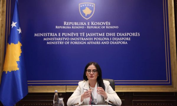 Meliza Haradinaj i shkruan Donika Gërvallës: Mos u dorëzoni