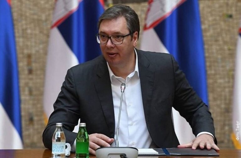 Vucic përqesh shqiptarët: Jam lodhur nga budallallëqet e tyre