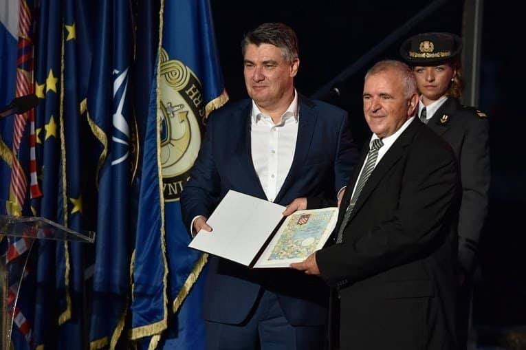 Ish gjenerali, Rrahim Ademi, dekorohet nga presidenti kroat