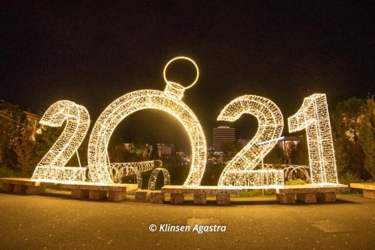 Kështu duket Tirana pas dekorimeve për festat e fundvitit