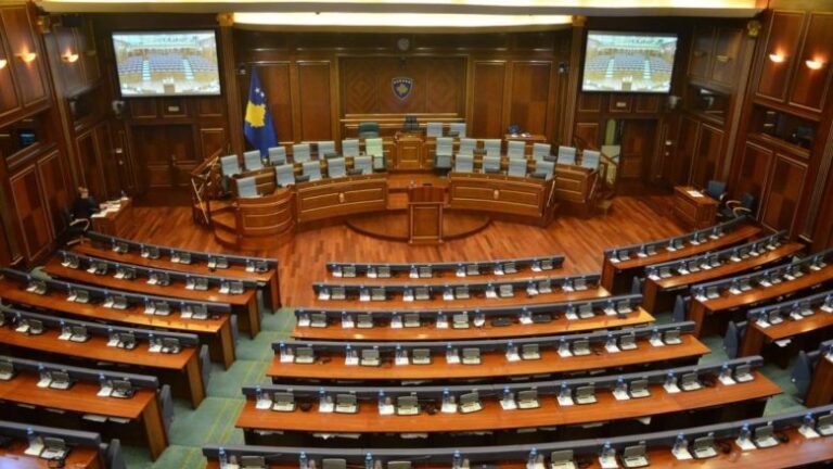 ​Bojkoti i Listës Serbe, sërish dështon miratimi i Projektligjit për festat zyrtare