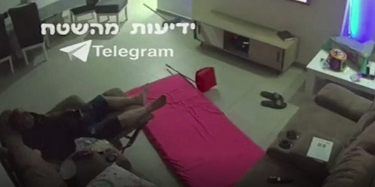 Burri në Gaza po shikonte televizorin, kur BOMBA i bie në shtëpi