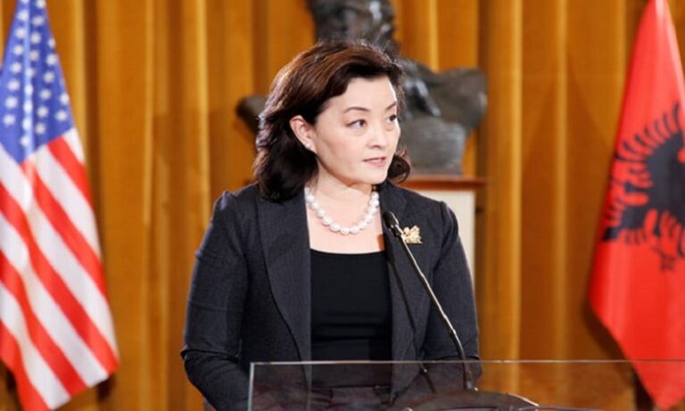 Ambasada Amerikane në Tiranë reagon menjëherë: Sali Berisha dhe familja e tij shpallen “non grata”, ne qëndrojmë krah Shqipërisë