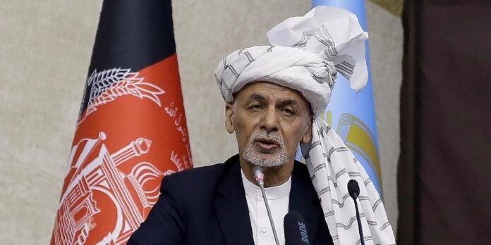“Presidenti afgan u largua me katër makina dhe një heIikopter plot para”