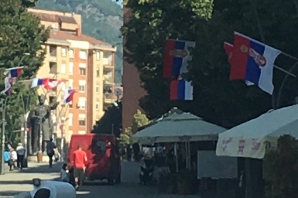 Mitrovica mbushet me flamuj të Serbisë