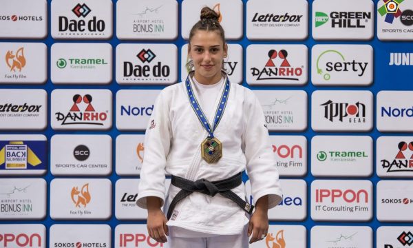 Flaka Loxha fiton luftën e dytë në Kampionatin Evropian U23 të xhudos
