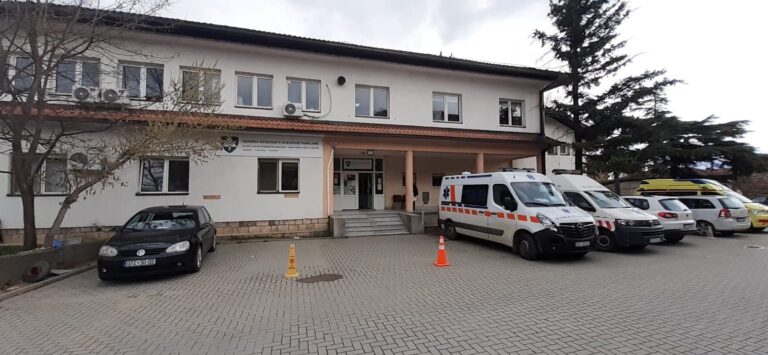 “Avullohet” nafta nga ambulancat e Gjakovës