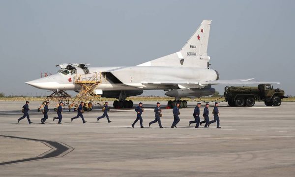 Rusia dërgon aeroplanë bombardues mbi Bjellorusi pas tensioneve me Poloninë
