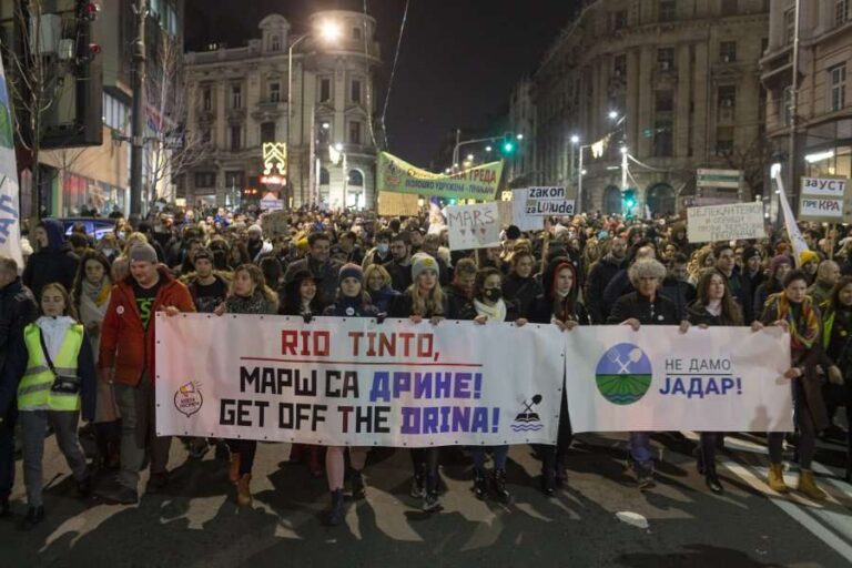 Shpeshtohen protestat në Beograd kundër Vuçiqit