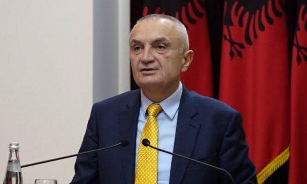 Presidenti Meta: Thellësisht i tronditur, kam besim se drejtësia në Kosovë do t’i zbulojë autorët sa më parë