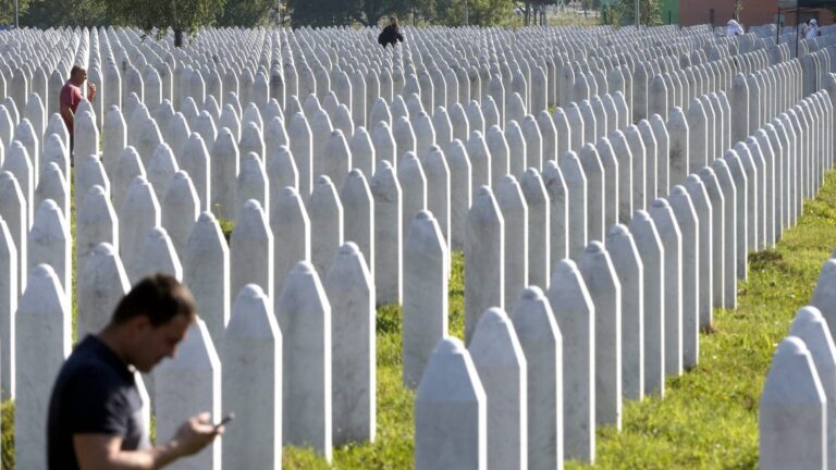 BE-ja kritikon Serbinë për mohimin e gjenocidit në Srebrenicë