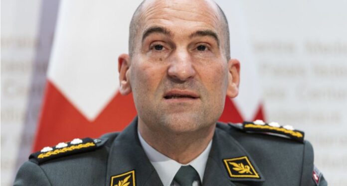 Shefi i ushtrisë zviceran kërkon vazhdimin e misionit paqeruajtës në Kosovë: Situata politike është tensionuar