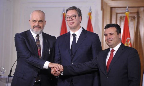 Shqipëria avancon me ‘Open Balkan’, miraton marrëveshjen për operatorët ekonomikë nga Shqipëria, Serbia dhe Maqedonia