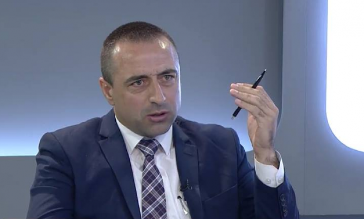‘Shpërthen’ avokati: Politikanët në Kosovë kërkonin pëlqimin e ministrit të kasapit të Ballkanit