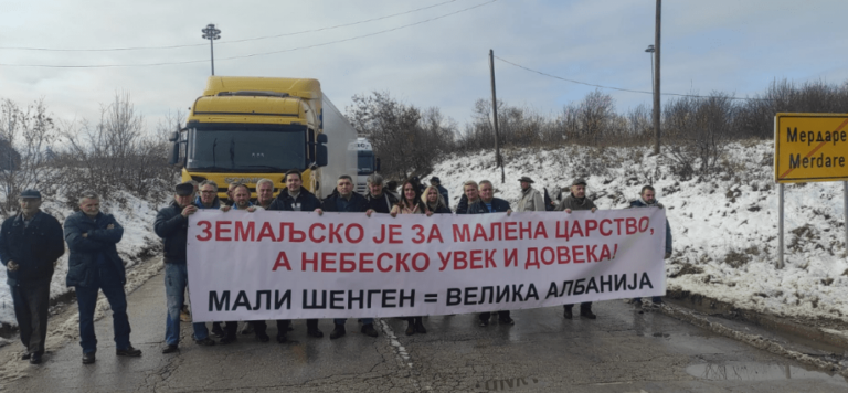 Protesta e serbëve në Merdare, bllokohet rruga me kamionë (VIDEO)
