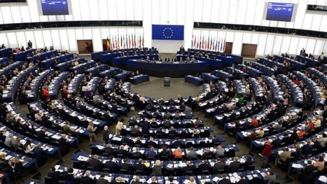 Debat i ashpër për Serbinë në Parlamentin Evropian, eurodeputeti francez: Serbia e ka humbur Kosovën