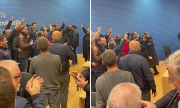 VIDEO: Momenti kur Lulzim Basha feston në selinë e PD, pas rezistencës ndaj protestuesve të Berishës