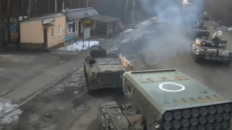 Ukrainasit po fitojnë Betejën për Kiev, çliruan aeroportin Hostomel, i kanë ‘zhbë tërësisht’ parashutistët rusë