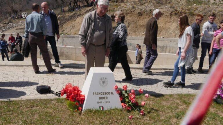 Tre ushtarët e huaj në UÇK, që ranë dëshmorë për çlirimin e Kosovës