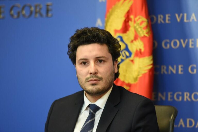 Kisha Serbe sot mund t’ia përfundojë karrierën Abazoviçit