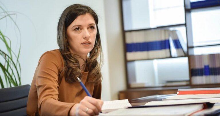Albulena Haxhiu me 0 euro në bankë