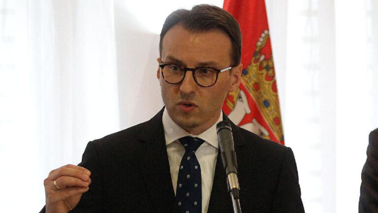 Petkoviq reagon pas suspendimit të komandantit Gjuriq: I telefonova Lajçakut